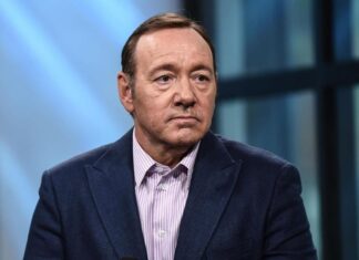 Kevin Spacey testifies that he didn’t come out as gay because of his ‘neo-Nazi’ father – Yahoo Entertainment