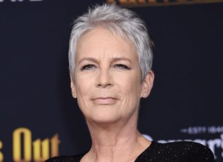 Unruly teens harass gay couple during Jamie Lee Curtis movie & force theater to stop playing it – LGBTQ Nation