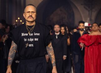 At Willy Chavarria’s Paris Debut, LGBTQ+ Rights Were Front & Center – Teen Vogue At Willy Chavarria's Paris Debut, LGBTQ+ Rights Were Front & Center - Teen Vogue