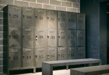 Crunch Fitness tells members to stop having sex in the men’s locker room – Metro Weekly Crunch Fitness tells members to stop having sex in the men’s locker room - Metro Weekly
