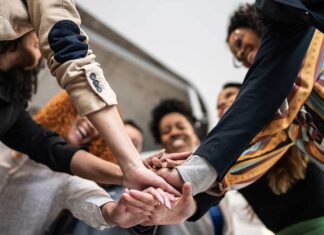 Diverse Voices: LGBTQ+ consumers – NIQ Diverse Voices: LGBTQ+ consumers - NIQ