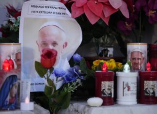 Pope Francis says he’s ‘confidently continuing’ care amid health crisis – The Washington Post Pope Francis says he’s ‘confidently continuing’ care amid health crisis - The Washington Post