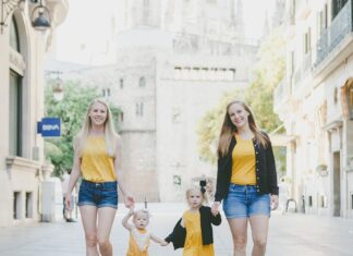 What It’s Like to Travel With Kids as Gay Parents - The Bump