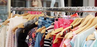First “Pop-Up Clothing Swap” Aims to Help LGBT Students Express Themselves Through Fashion - The Daily Campus