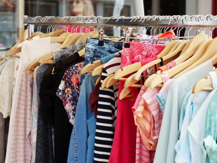 First “Pop-Up Clothing Swap” Aims to Help LGBT Students Express Themselves Through Fashion - The Daily Campus