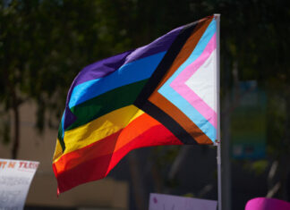 24 Hour Fitness allows staff to wear LGBT pride, BLM logos for 'solidarity' but limits US flag - Christian Post