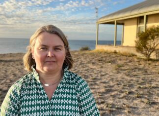 Australia election: Can universal healthcare be saved? - BBC