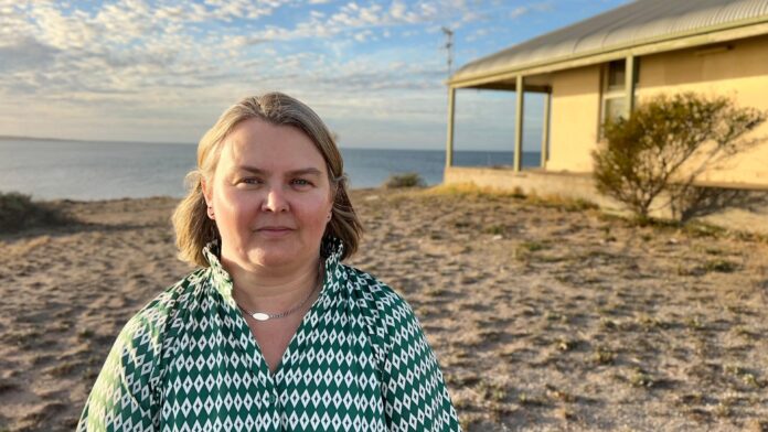 Australia election: Can universal healthcare be saved? - BBC