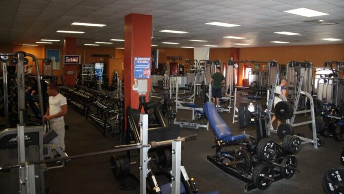 Alaska Gym Cancels Woman’s Membership for Exposing Trans Person Shaving in Women’s Locker Room - Hungarian Conservative