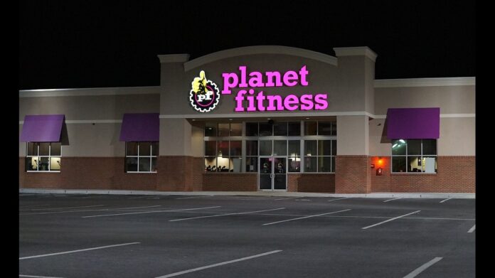 Planet Fitness revokes woman’s membership after transgender complaint - CNN