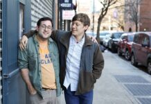 The latest trend on Gay Twitter™ involves tops, bottoms &... Alexis Rose from "Schitt's Creek?" - Queerty