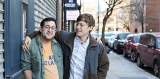 The latest trend on Gay Twitter™ involves tops, bottoms &... Alexis Rose from "Schitt's Creek?" - Queerty