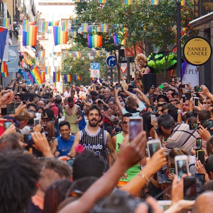 This Canadian island city is the hot new gay travel destination - gaycities.com