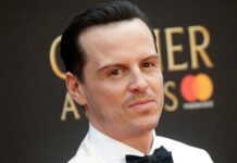 Andrew Scott rejects 'openly gay' label - BBC