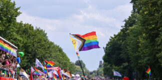 European countries urge LGBTQ+ travellers to use caution when travelling to US - PinkNews