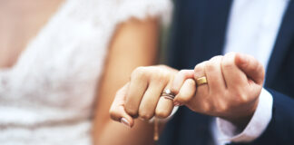 His parents refused to come to his gay wedding. His TikTok went viral â with support. – USA Today His parents refused to come to his gay wedding. His TikTok went viral â with support. - USA Today