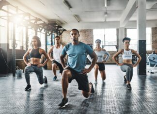 How two gay fitness trainers are paving the way for queer inclusivity in gyms – intomore.com How two gay fitness trainers are paving the way for queer inclusivity in gyms - intomore.com