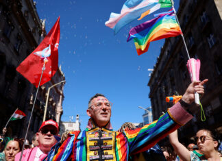Huge crowds pack Budapest as banned Pride swells into anti-Orban rally – Reuters Huge crowds pack Budapest as banned Pride swells into anti-Orban rally - Reuters