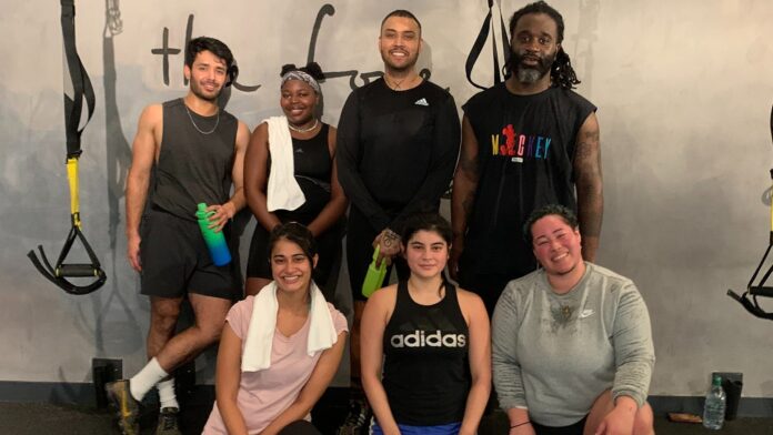 Inside one of London's LGBTQ-friendly fitness classes - BBC