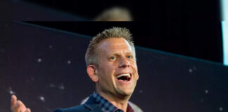 John Brenkus, founder and host of ESPN's 'Sports Science' show, dies - Yahoo Sports