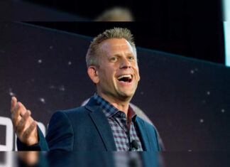 John Brenkus, founder and host of ESPN's 'Sports Science' show, dies - Yahoo Sports