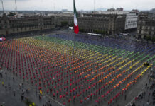 Largest Human Pride Flag Ever Made by Mexican LGBTQ Activists Sets Global Record - Latin Times