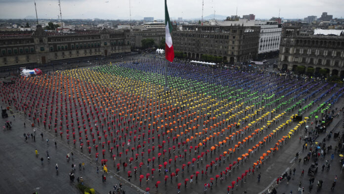 Largest Human Pride Flag Ever Made by Mexican LGBTQ Activists Sets Global Record - Latin Times