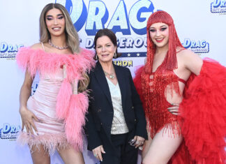 Marcia Gay Harden Reveals ‘All My Children Are Queer’ During Drag Isn’t Dangerous Telethon – HuffPost Marcia Gay Harden Reveals 'All My Children Are Queer' During Drag Isn't Dangerous Telethon - HuffPost