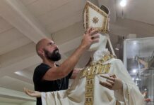 Meet the gay designer who makes the Pope’s clothes - See how much he charges - Pulse Nigeria