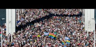 Tens of thousands march against Hungary's government for LGBT rights – video - The Guardian