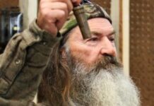 US TV star Phil Robertson suspended for anti-gay remarks - BBC