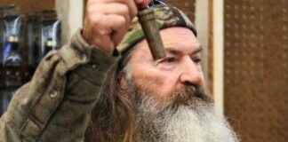 US TV star Phil Robertson suspended for anti-gay remarks - BBC