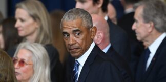 Barack Obama says young men need gay friends and role models – LGBTQ Nation Barack Obama says young men need gay friends and role models - LGBTQ Nation