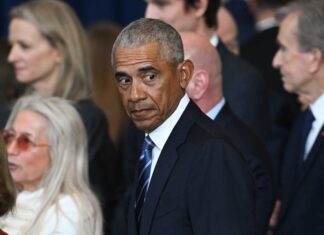 Barack Obama says young men need gay friends and role models – LGBTQ Nation Barack Obama says young men need gay friends and role models - LGBTQ Nation