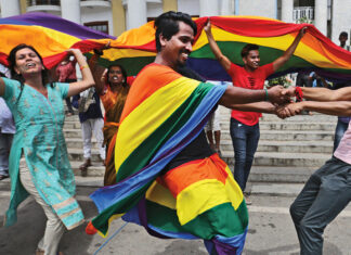 Being LGBTQ+ In India, Fashion Can Be A Glamorous Way To Save Your Life – Worldcrunch Being LGBTQ+ In India, Fashion Can Be A Glamorous Way To Save Your Life - Worldcrunch