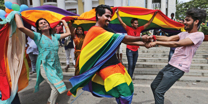 Being LGBTQ+ In India, Fashion Can Be A Glamorous Way To Save Your Life - Worldcrunch