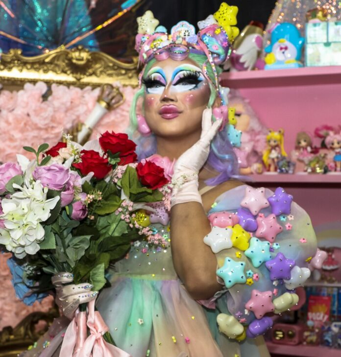 Bridgerton star to portray gay fashion icon Alexander McQueen in off-Broadway production - PinkNews