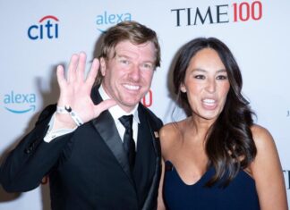 Chip and Joanna Gaines Under Fire for New Show With LGBT Family - National Catholic Register