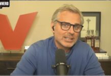 Colin Cowherd clings to sports as his last source of trust – Awful Announcing Colin Cowherd clings to sports as his last source of trust - Awful Announcing