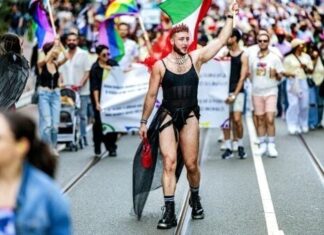 'Make America Gay Again': Amsterdam pride gets political - Yahoo Home