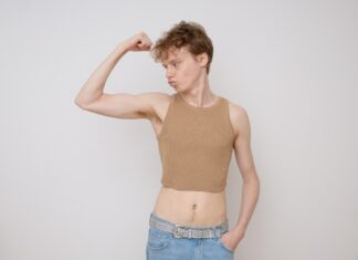 New York Times did a trend piece on men wearing crop tops and now the gays want credit! – Queerty New York Times did a trend piece on men wearing crop tops and now the gays want credit! - Queerty