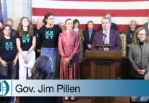 'Somos gay!' Heartland Pride attendees revel in Omaha's tolerance - Omaha World-Herald