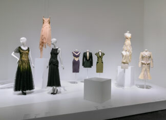 The Queer Imagination and Fiercely Feminine Designs of Lee Alexander McQueen – Los Angeles County Museum of Art (LACMA) The Queer Imagination and Fiercely Feminine Designs of Lee Alexander McQueen - Los Angeles County Museum of Art (LACMA)