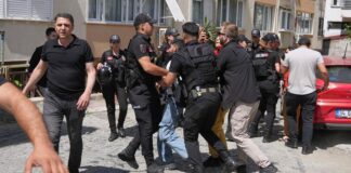 Turkey: Police detain dozens at banned LGBTQ+ Pride parade - DW