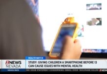 Video Study suggests early smartphone use can cause mental health challenges later in life – ABC News Video Study suggests early smartphone use can cause mental health challenges later in life - ABC News