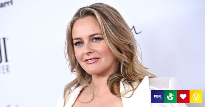 Alicia Silverstone says she went vegan for the animals, but the 'miracle' was what it did for her health - Business Insider