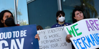 Anti-gay fans say they want politics out of sports, yet they have zero issue with Harrison Butker’s anti-gay PAC – OutSports Anti-gay fans say they want politics out of sports, yet they have zero issue with Harrison Butker’s anti-gay PAC - OutSports