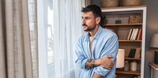 Gay men face alarming suicide rates amid declining mental health resources – KNDU Gay men face alarming suicide rates amid declining mental health resources - KNDU