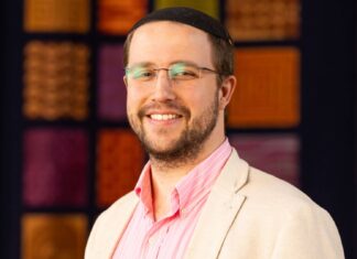 In a first, Orthodox rabbinical school ordains an out gay rabbi – The Forward In a first, Orthodox rabbinical school ordains an out gay rabbi - The Forward