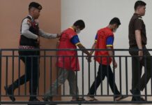 Indonesia court sentences 2 men to 80 lashes each for what it decided was gay sex - CBS News